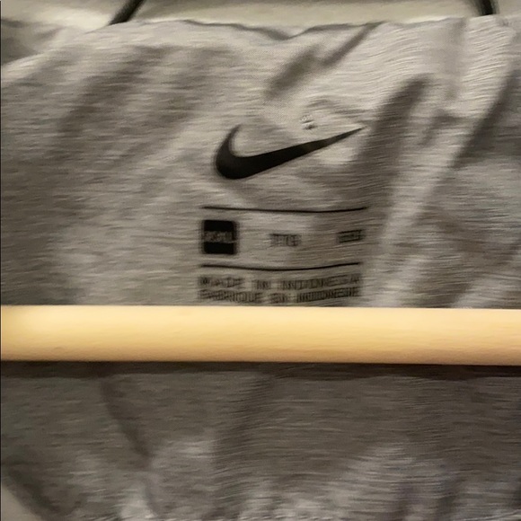 Gently used Nike vest - Picture 2 of 3